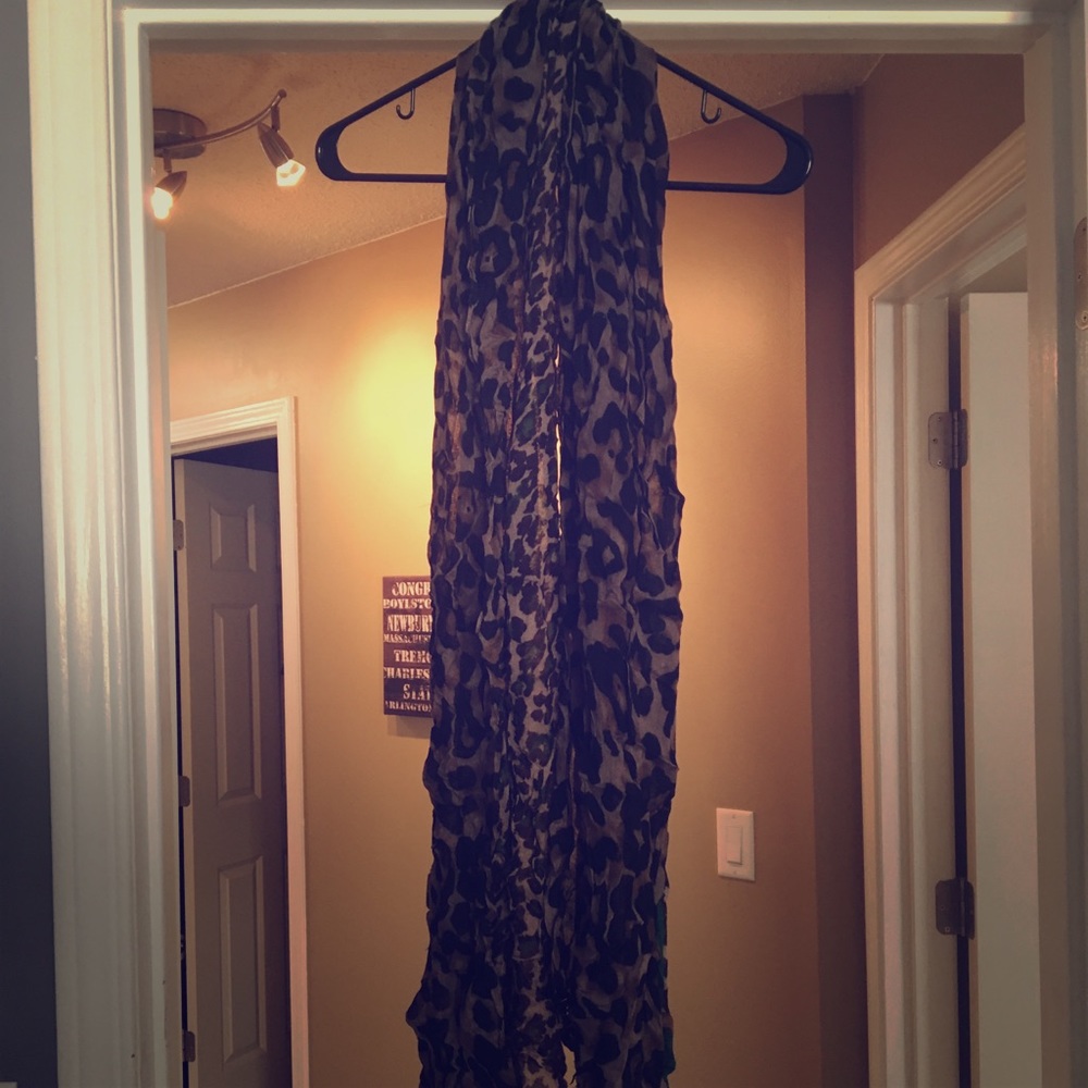 Leopard scarf